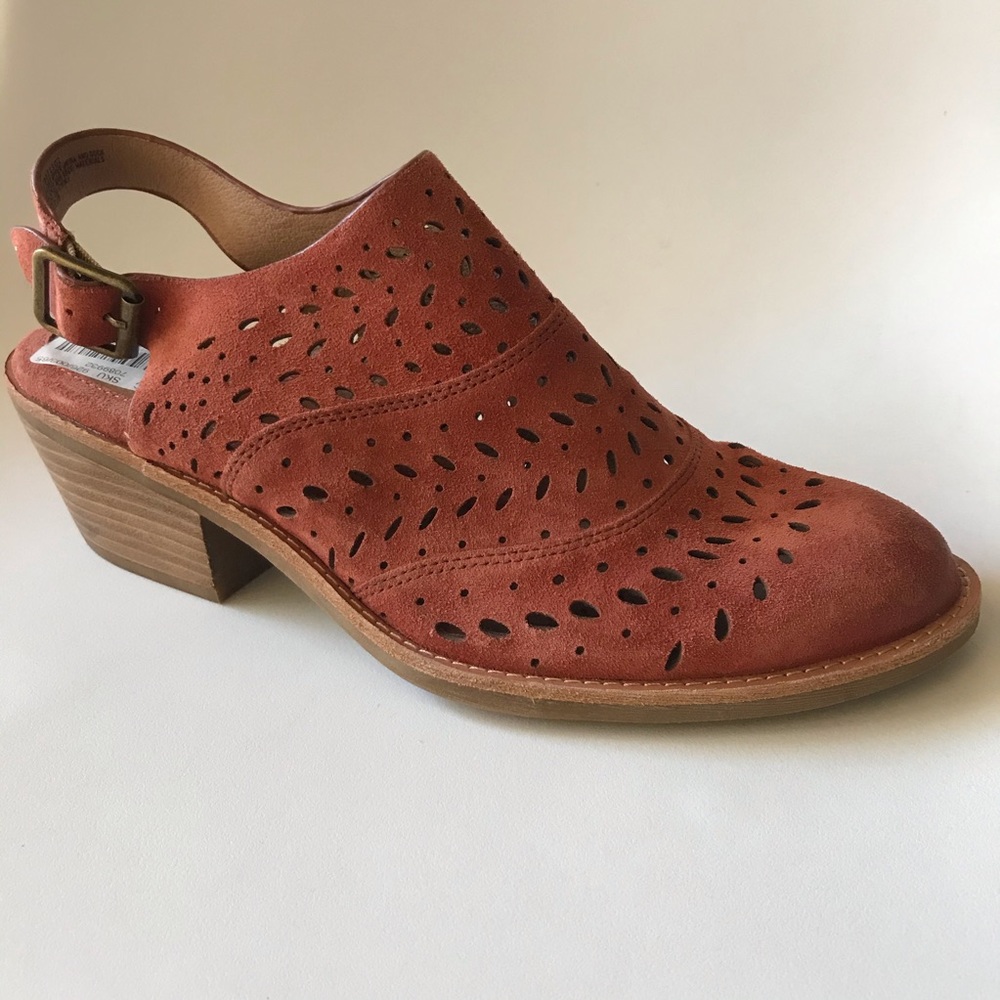 NEW✨Söfft • Red Suede Cutout Heel with Backstrap